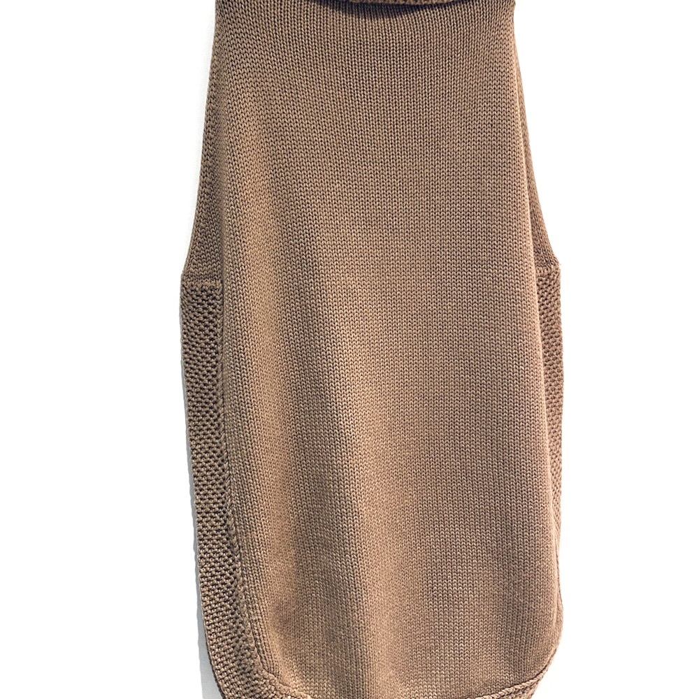 GUCCI KNIT CAMEL WITH TURTLENECK PONCHO. - Picture 4 of 10